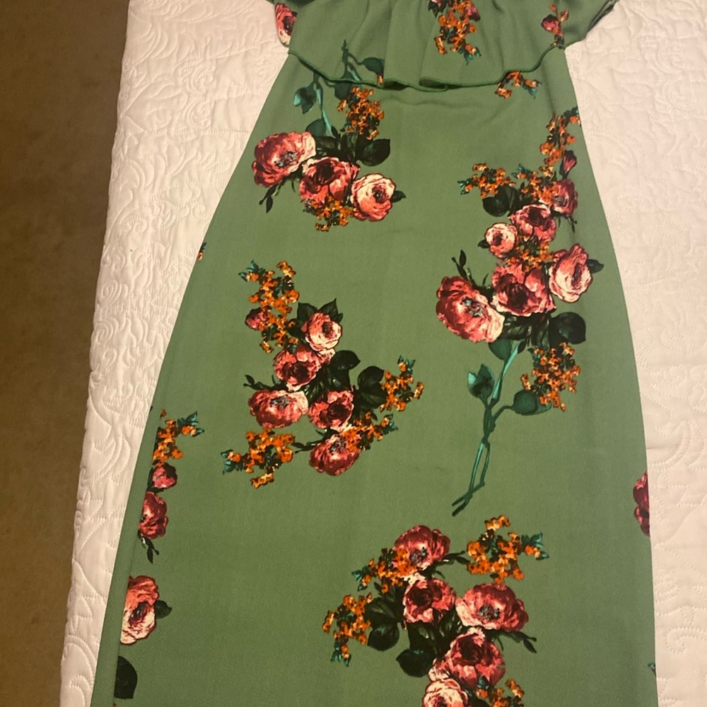 Piphany ruffle sleeve floral midi dress - Picture 2 of 6